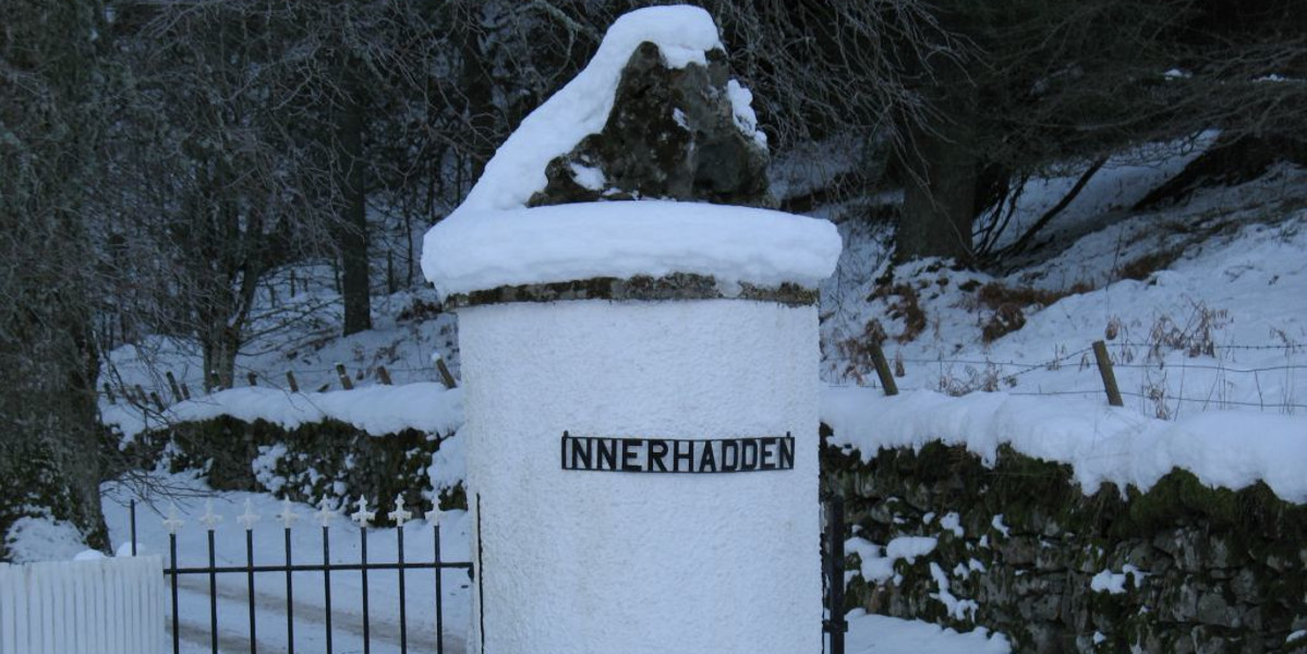 Innerhadden gate post