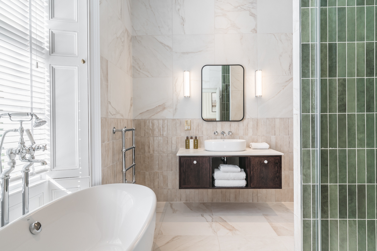 Hermitage Suite bathroom LOWRES